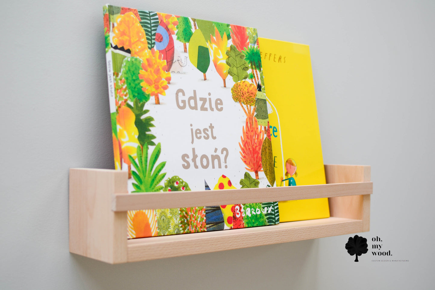 Wooden nursery kids bookshelf