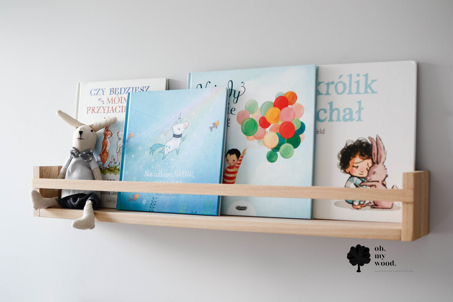 Wooden nursery kids bookshelf