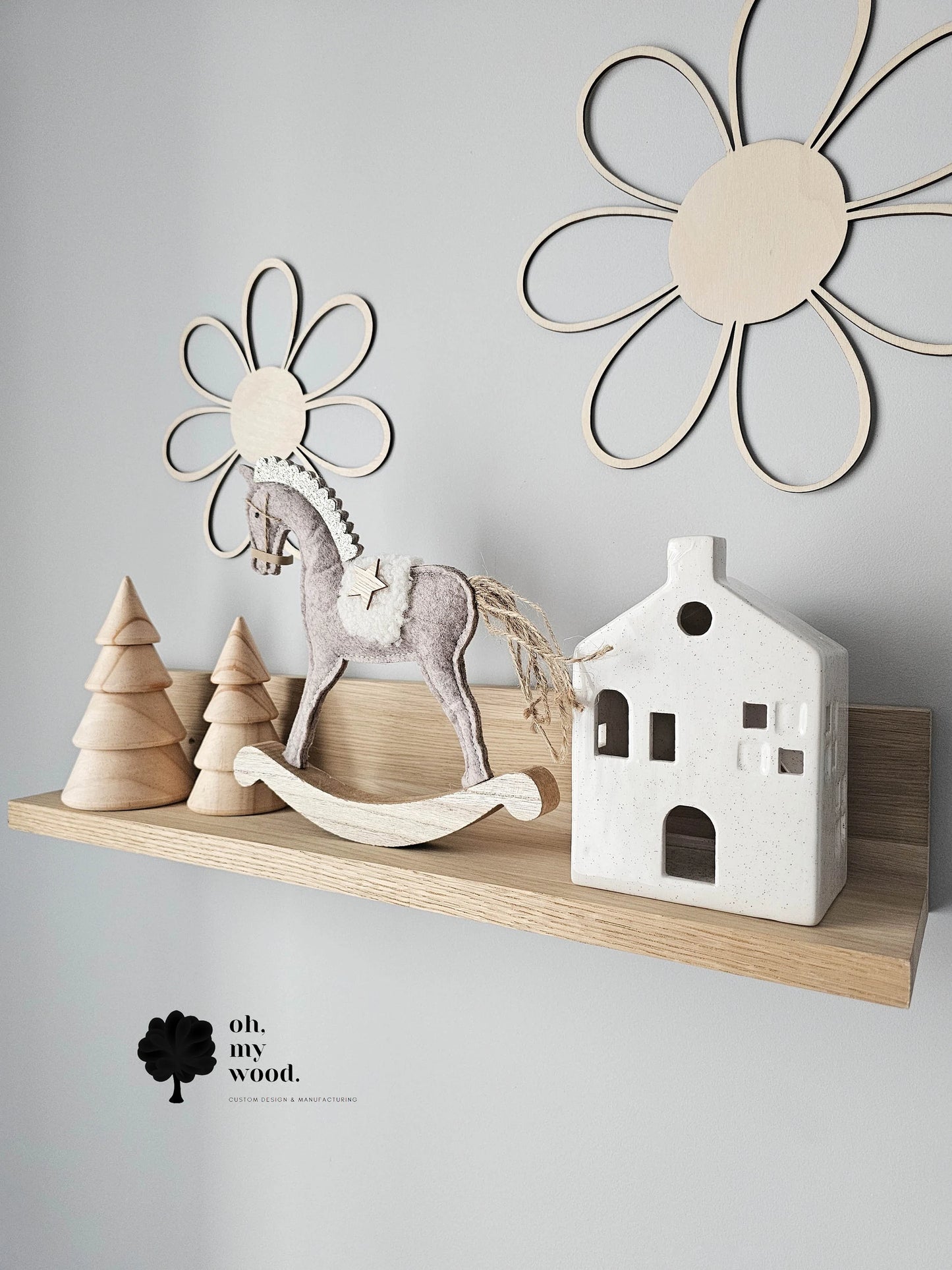 Wooden kids nursery shelf