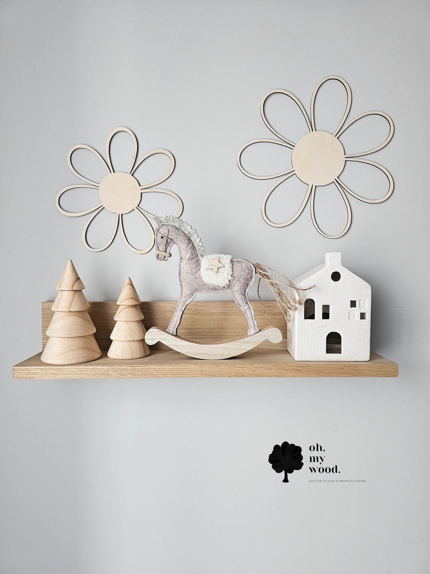 Wooden kids nursery shelf
